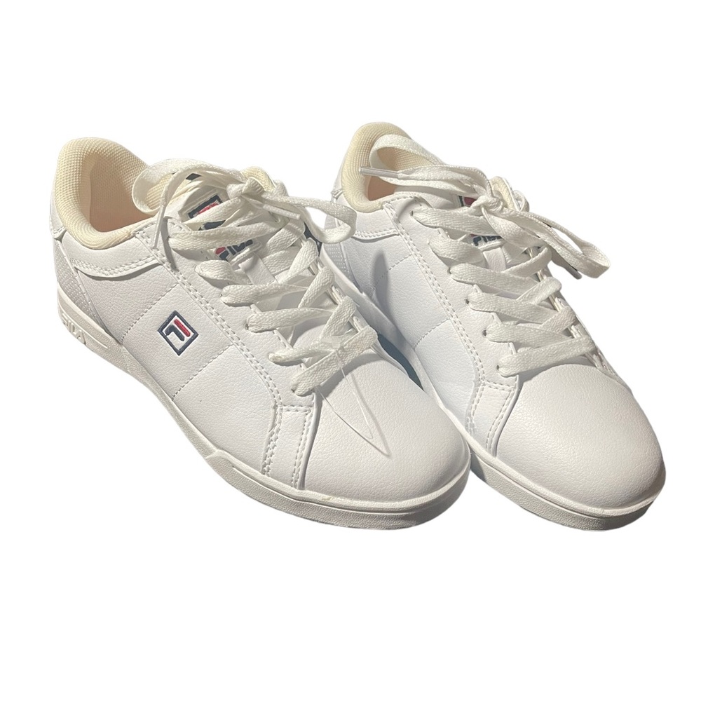NWOT Fila Sneakers Size 6